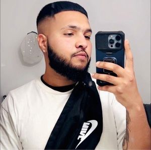 Meet your Posher, Ekjot